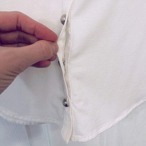 creamy white fluid good quality v neck button front tab sleeve, professional top - Picture 7 of 16